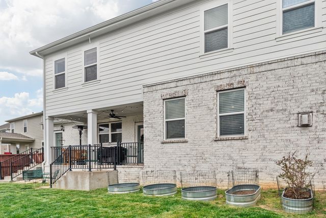 576 Nottingham Ave, Hendersonville, TN 37075