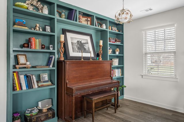 576 Nottingham Ave, Hendersonville, TN 37075