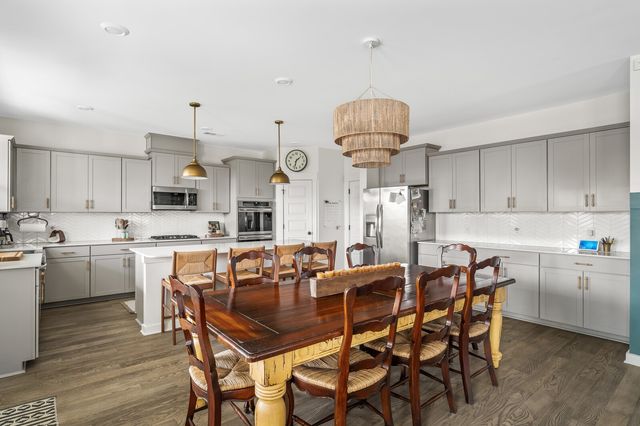 576 Nottingham Ave, Hendersonville, TN 37075