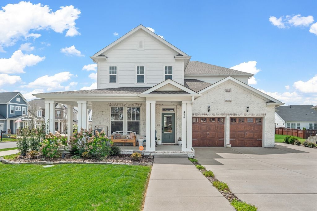 576 Nottingham Ave, Hendersonville, TN 37075