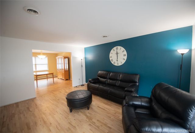 17 Oakley Boulevard, Garnerville, NY 10923