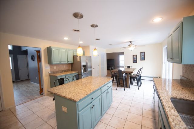 17 Oakley Boulevard, Garnerville, NY 10923