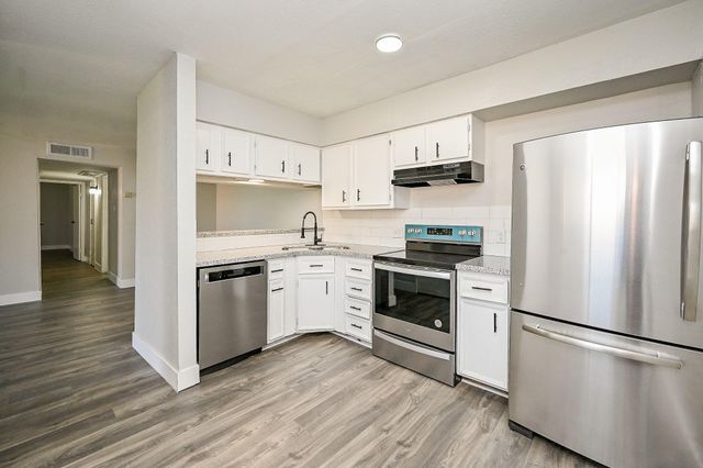 9090 S Braeswood Boulevard 86, Houston, TX 77074