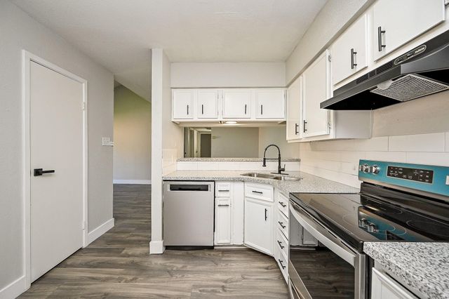 9090 S Braeswood Boulevard 86, Houston, TX 77074