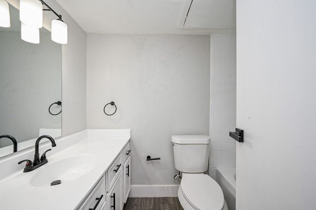 9090 S Braeswood Boulevard 86, Houston, TX 77074