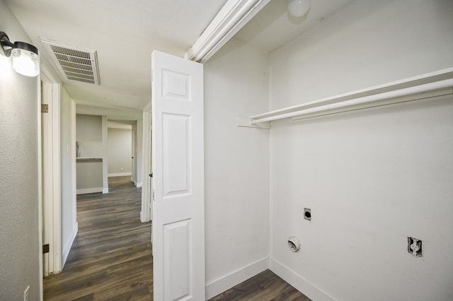 9090 S Braeswood Boulevard 86, Houston, TX 77074