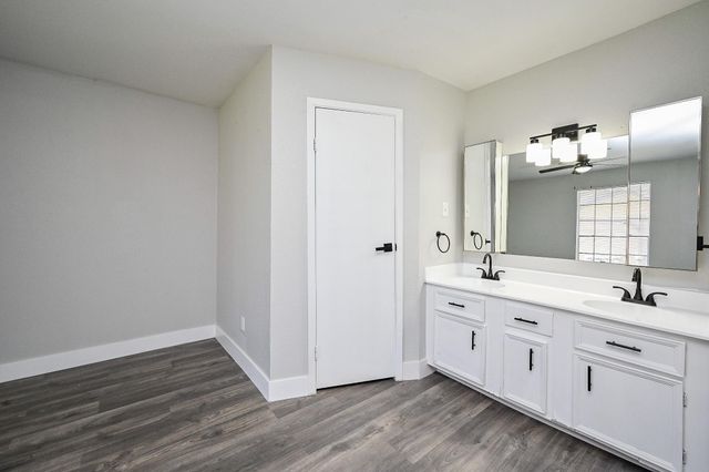 9090 S Braeswood Boulevard 86, Houston, TX 77074