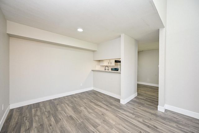 9090 S Braeswood Boulevard 86, Houston, TX 77074