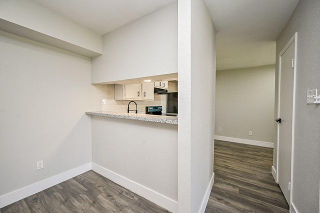 9090 S Braeswood Boulevard 86, Houston, TX 77074