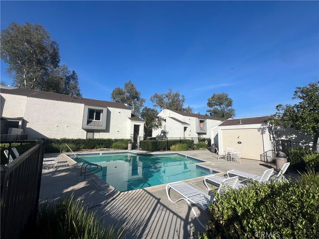 430 S Ranch View Circle 10, Anaheim Hills, CA 92807