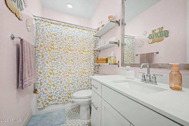 19644 W BADGETT Lane, Litchfield Park, AZ 85340