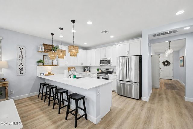 19644 W BADGETT Lane, Litchfield Park, AZ 85340