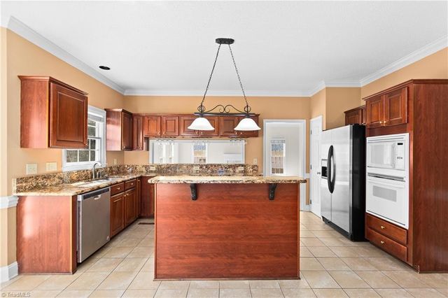 3204 Peninsula Drive, Jamestown, NC 27282