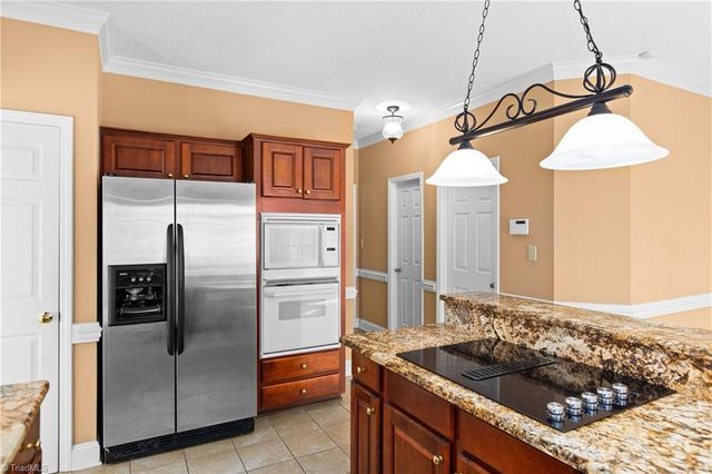 3204 Peninsula Drive, Jamestown, NC 27282