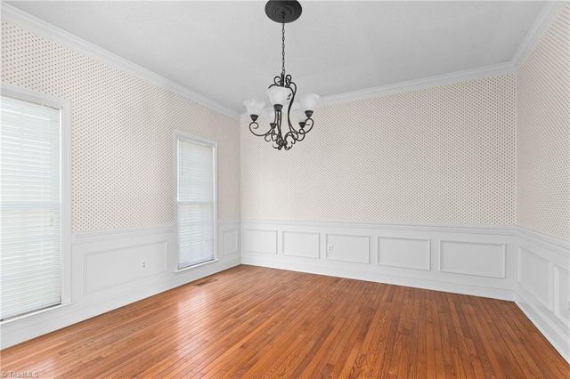 3204 Peninsula Drive, Jamestown, NC 27282