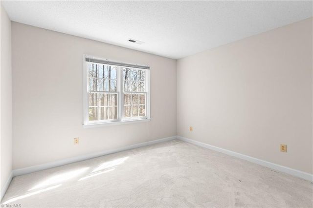 3204 Peninsula Drive, Jamestown, NC 27282