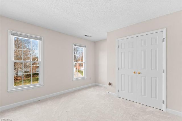 3204 Peninsula Drive, Jamestown, NC 27282