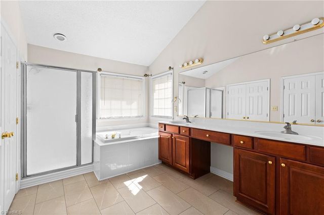 3204 Peninsula Drive, Jamestown, NC 27282