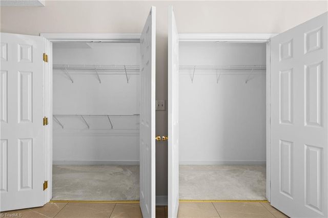 3204 Peninsula Drive, Jamestown, NC 27282