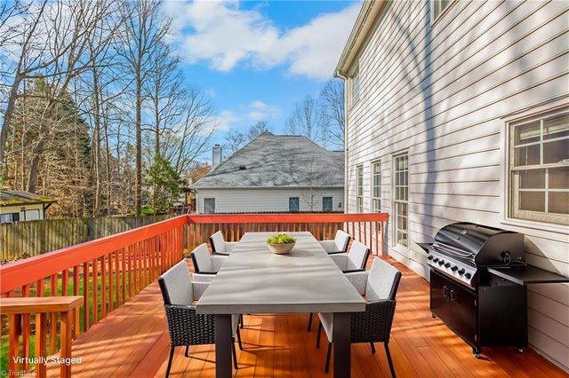 3204 Peninsula Drive, Jamestown, NC 27282