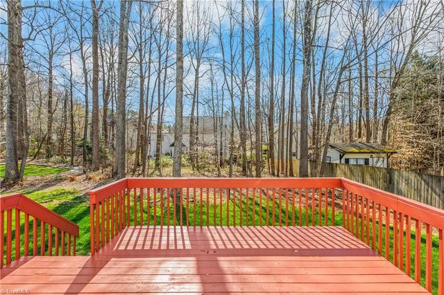 3204 Peninsula Drive, Jamestown, NC 27282