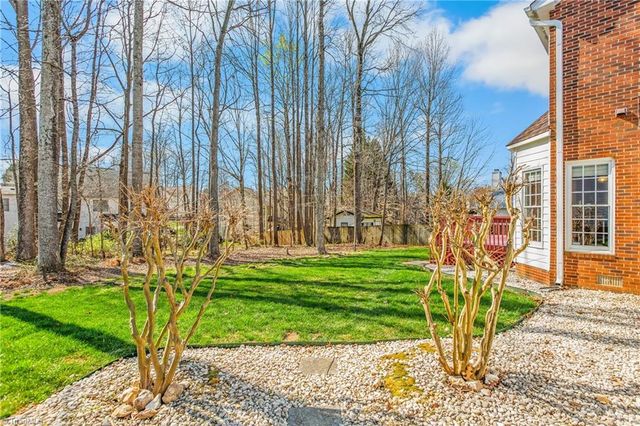 3204 Peninsula Drive, Jamestown, NC 27282