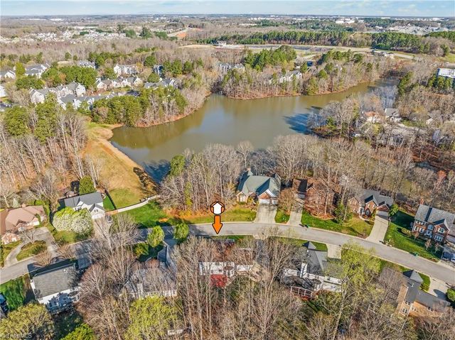 3204 Peninsula Drive, Jamestown, NC 27282