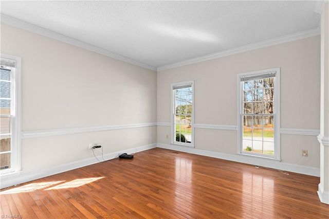 3204 Peninsula Drive, Jamestown, NC 27282