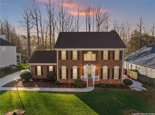 3204 Peninsula Drive, Jamestown, NC 27282