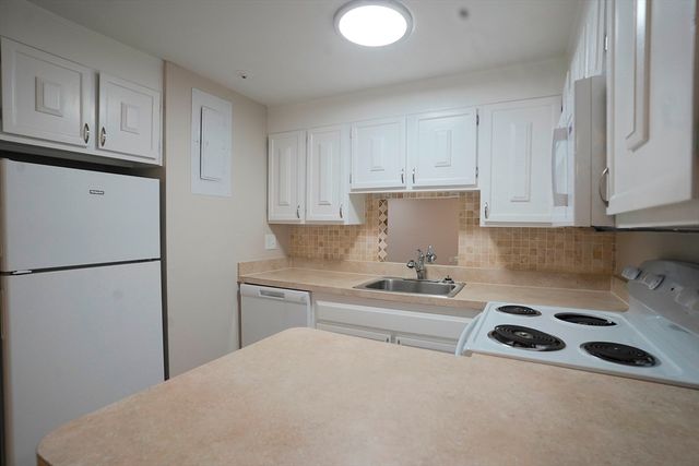 71 Presidential Dr 1, Quincy, MA 02169