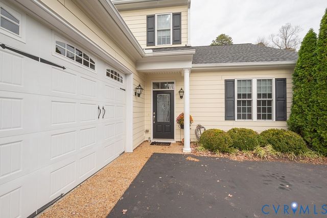 10108 Forrest Patch Dr, Mechanicsville, VA 23116