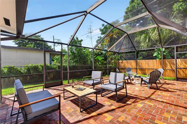 7221 Freedom Street, Hollywood, FL 33024
