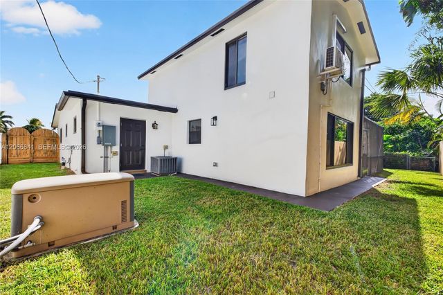 7221 Freedom Street, Hollywood, FL 33024