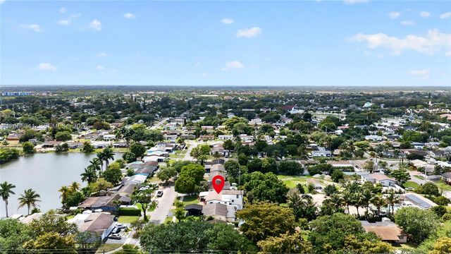 7221 Freedom Street, Hollywood, FL 33024