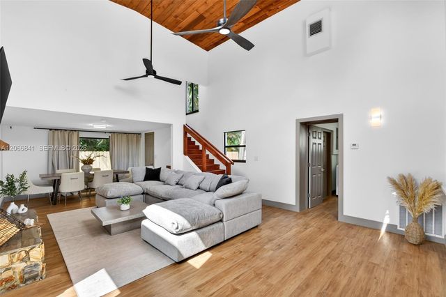 7221 Freedom Street, Hollywood, FL 33024
