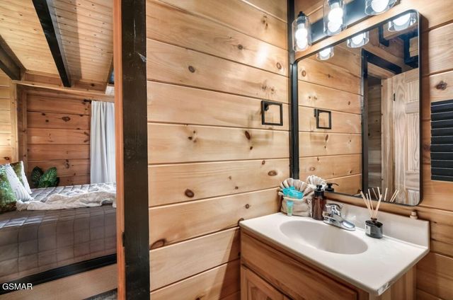 2010 Cougar Crossing Way, Sevierville, TN 37876