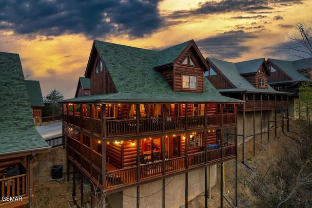 2010 Cougar Crossing Way, Sevierville, TN 37876