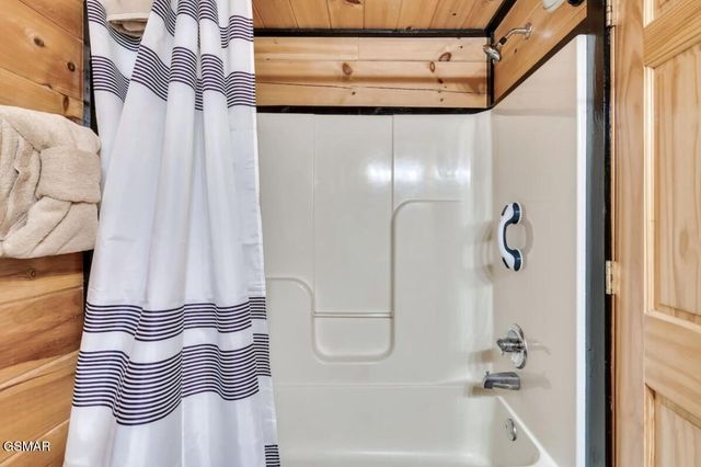 2010 Cougar Crossing Way, Sevierville, TN 37876