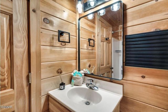 2010 Cougar Crossing Way, Sevierville, TN 37876