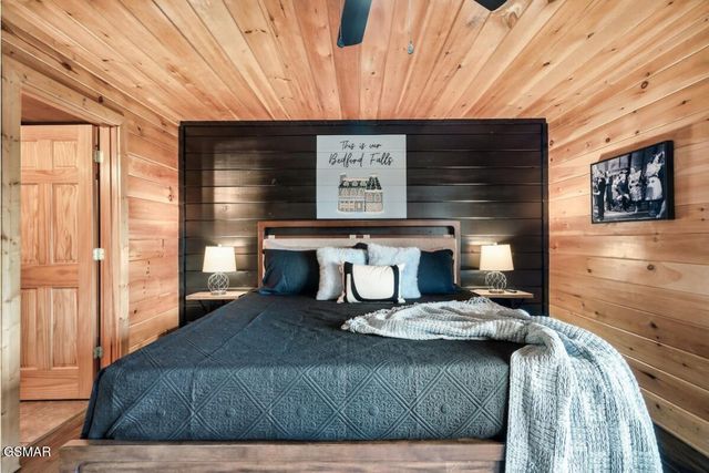 2010 Cougar Crossing Way, Sevierville, TN 37876