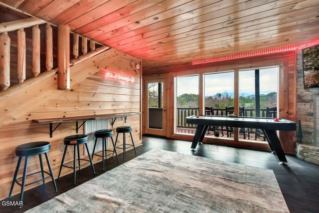 2010 Cougar Crossing Way, Sevierville, TN 37876