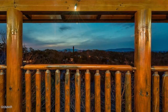 2010 Cougar Crossing Way, Sevierville, TN 37876