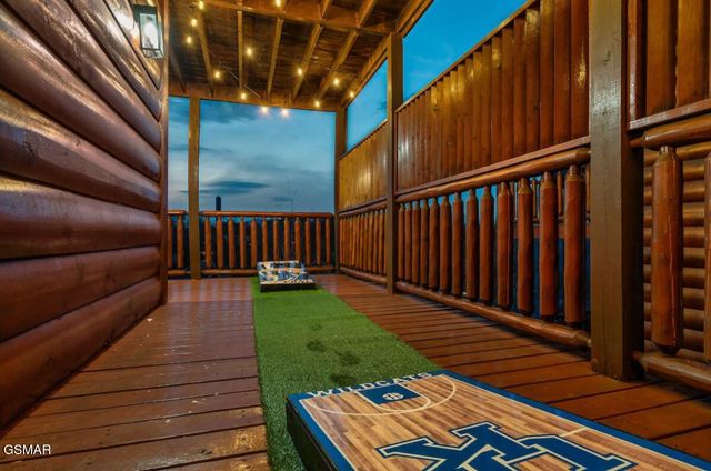 2010 Cougar Crossing Way, Sevierville, TN 37876