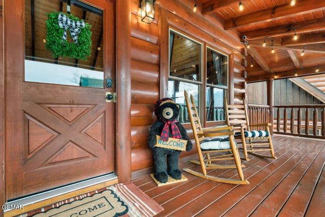 2010 Cougar Crossing Way, Sevierville, TN 37876