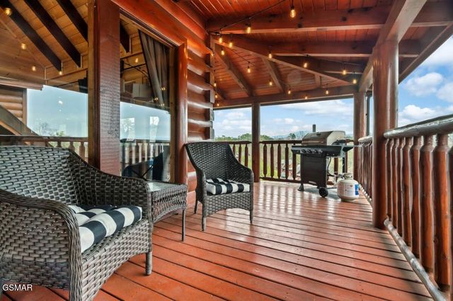 2010 Cougar Crossing Way, Sevierville, TN 37876