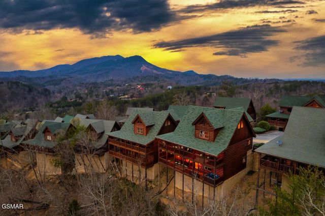 2010 Cougar Crossing Way, Sevierville, TN 37876