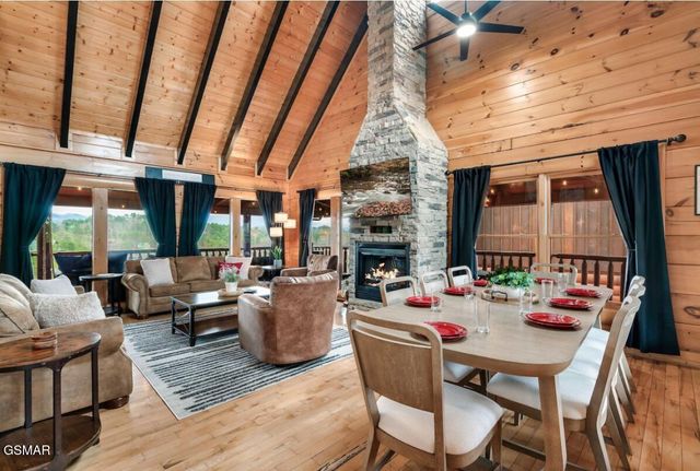 2010 Cougar Crossing Way, Sevierville, TN 37876