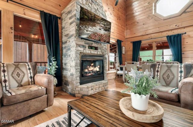 2010 Cougar Crossing Way, Sevierville, TN 37876