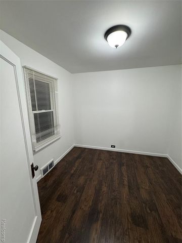 785 Kenilworth Avenue, Pontiac, MI 48340