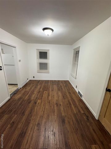 785 Kenilworth Avenue, Pontiac, MI 48340